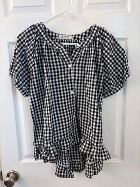 NWOT Black & White Gingham Button-Front Ruffle Blouse size M